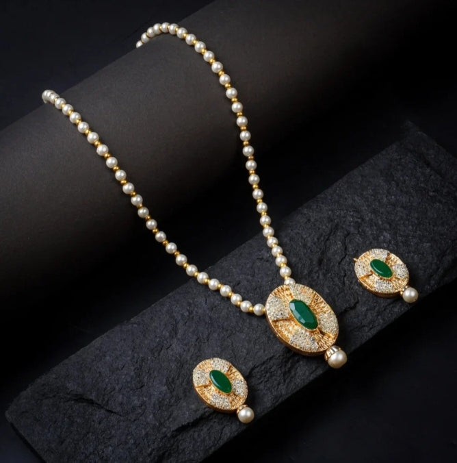 Elegant Egyptian Locket Set – High Gold Polish