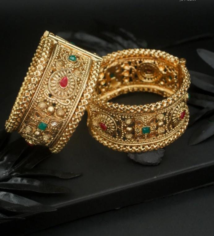 Rajwadi Bangle – A Royal Statement of Elegance